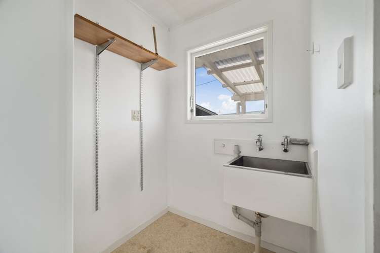 74 Lisa Crescent Mangakakahi_9