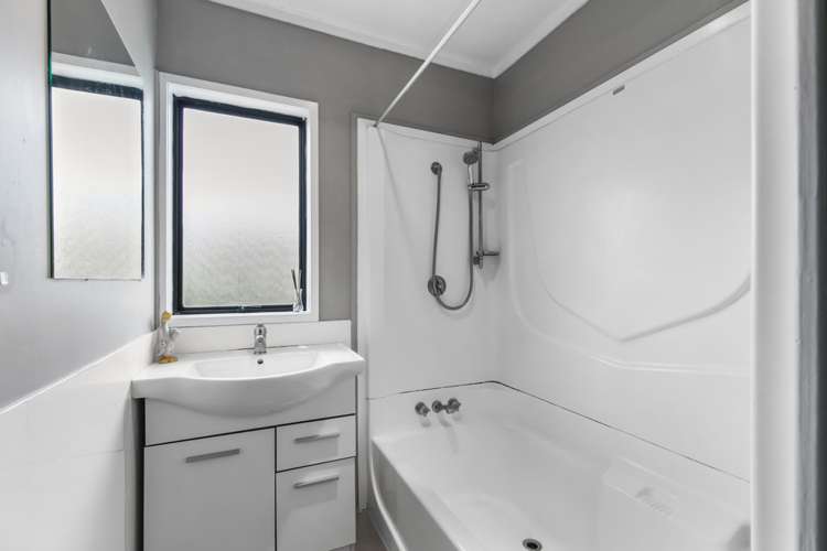 32 Beach Road Te Atatu Peninsula_12