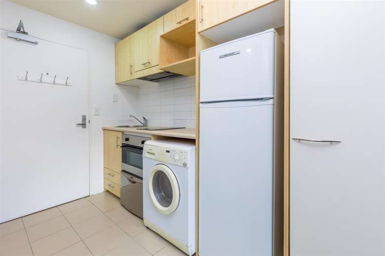 8M/23 Emily Place Auckland Central_9