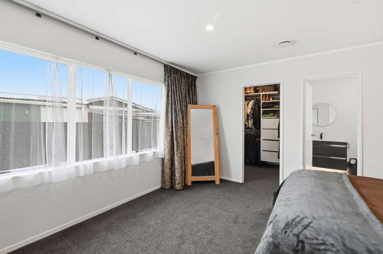 11 Byron Grove Owhata_18