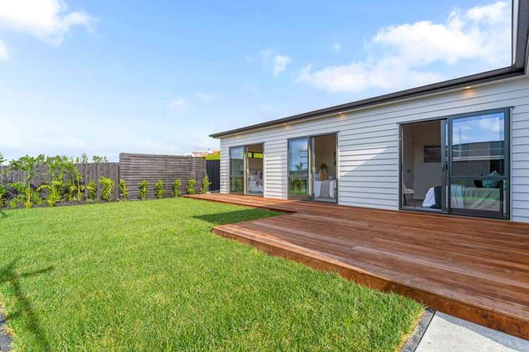 77 Parish Drive_2