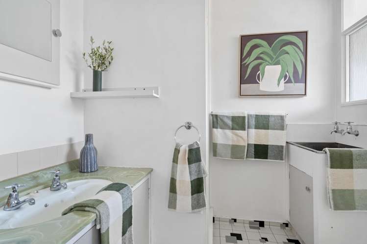 2/9 Lichfield Street Stoke_11