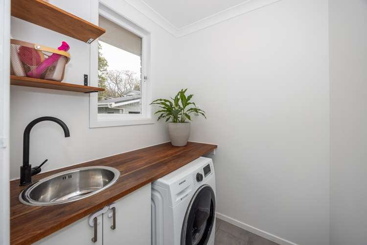 7 Manapouri Place Glenview_15