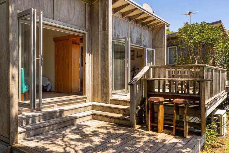 Wai-iti Beach Retreat Beach Road Waiiti_3