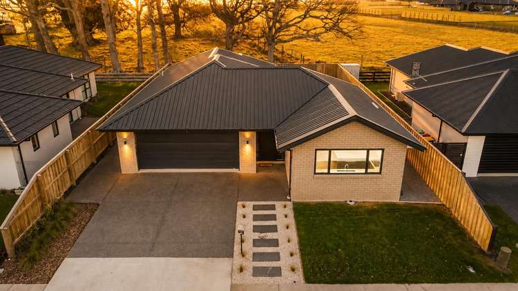 27 Crossley Avenue_0