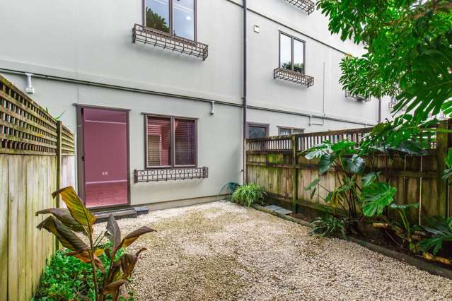 2/25 Rossmay Terrace Mount Eden_2