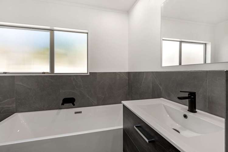 354 Royal Road Massey_12