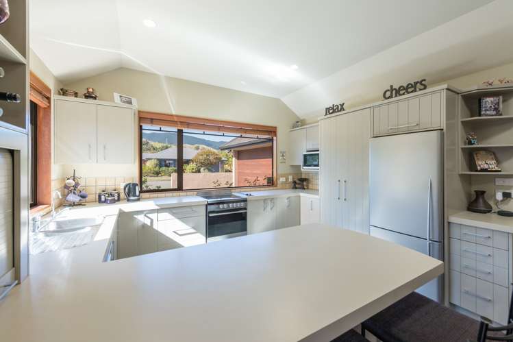 7 Covent Drive Stoke_8