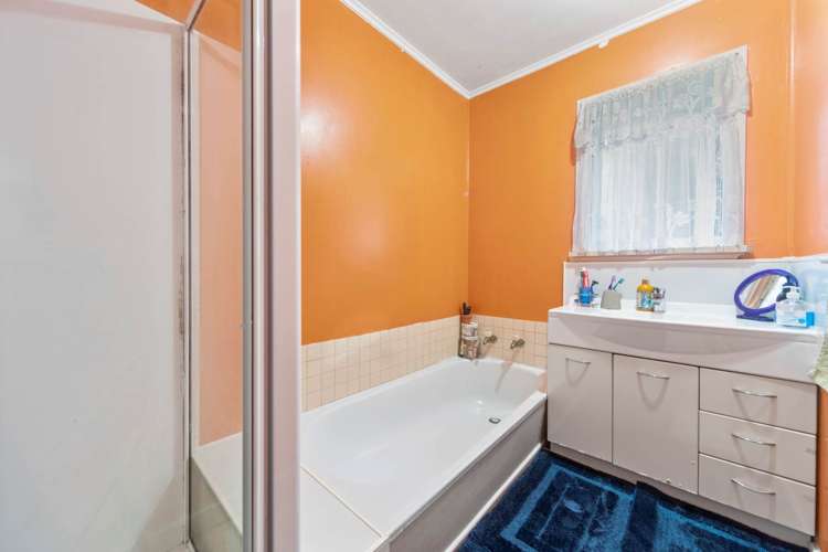 11 Leslie Place Otara_15