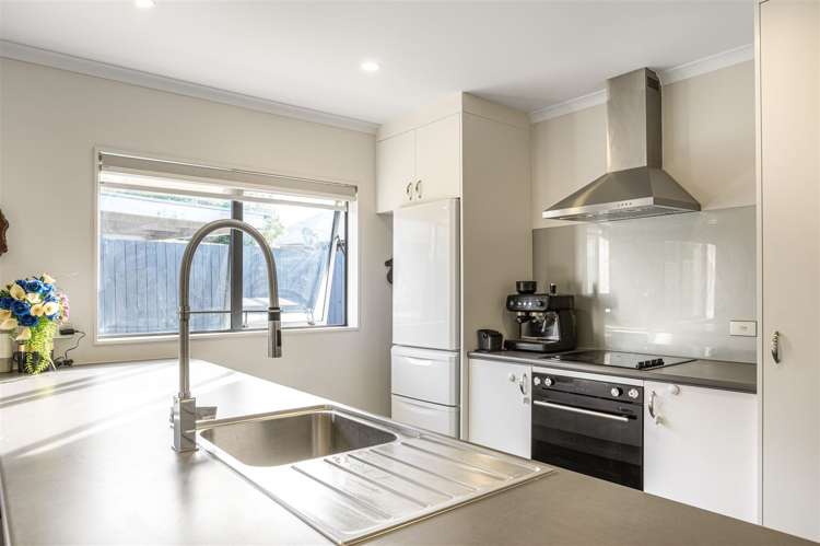 33a Gill Avenue Te Atatu Peninsula_8