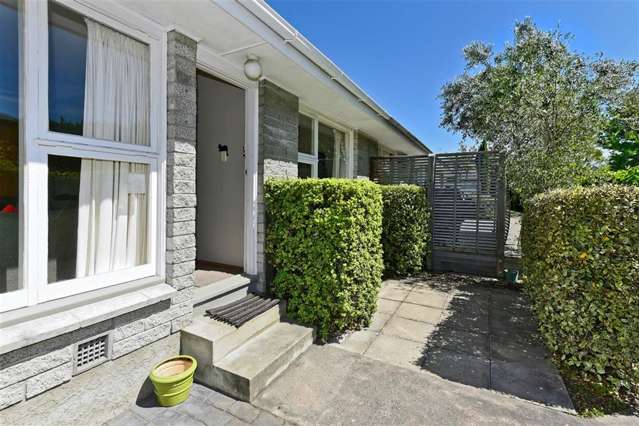 2/15 Winchester Street Merivale_2