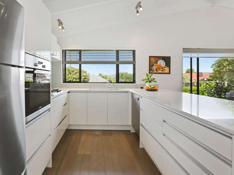 2/14 Mere Road Taupo_9