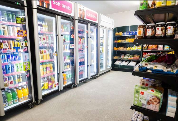 33 Main Road Harihari_19