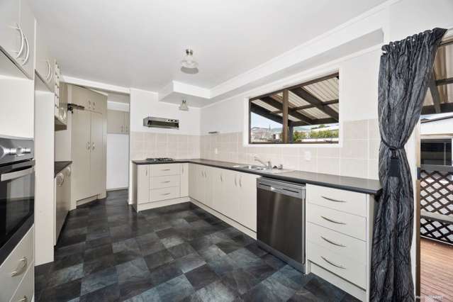 32 Granville Drive Massey_3