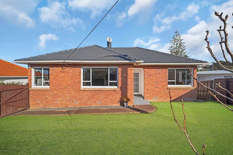 11 Tirimoana Road Te Atatu South_19