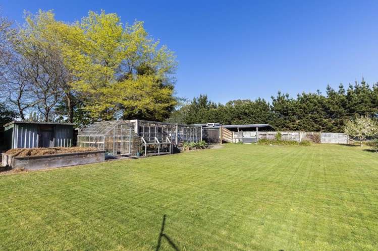 313 Plaskett Road Fernside_9