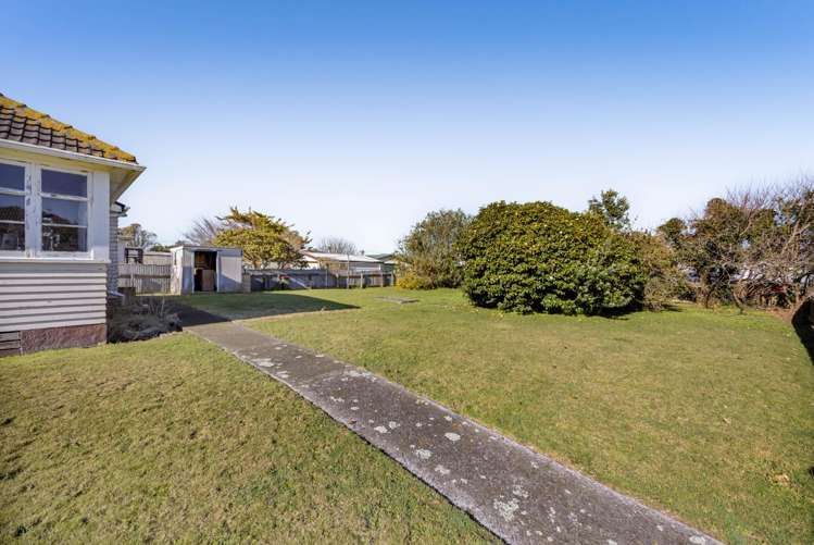 1 Acourt Street Hawera_13