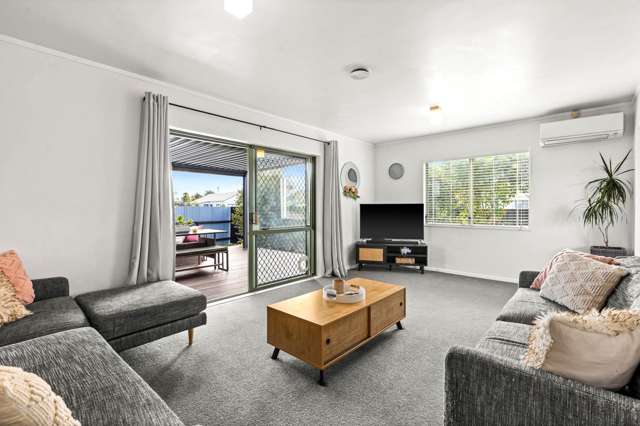 7 Ted Harpur Place Onekawa_1