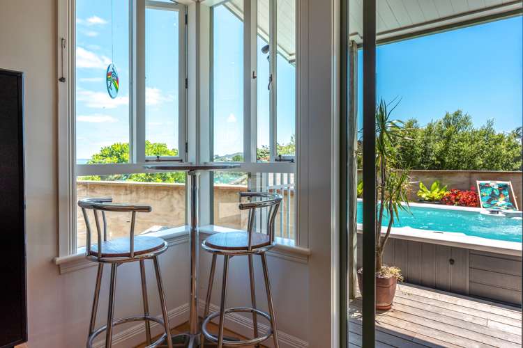 78 Queens Drive Oneroa_24