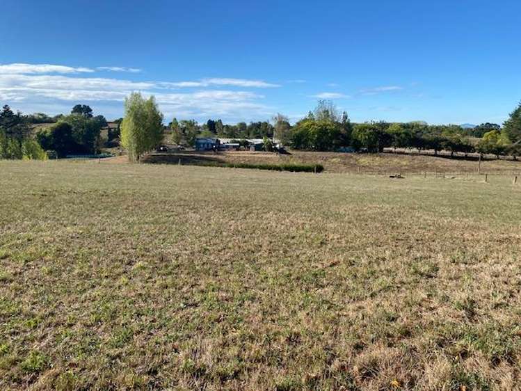 4 Berkers Rd Ngahinapouri_14