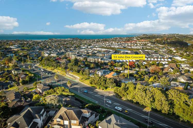 53 John Dee Crescent Red Beach_15