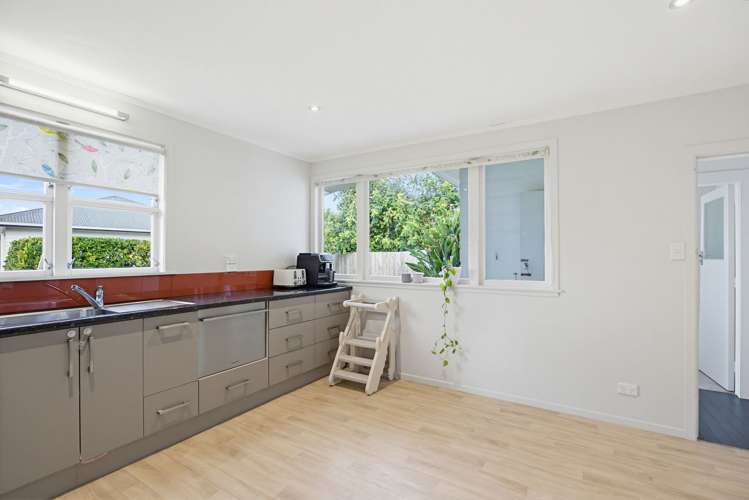 352 Main Sh25 Road Tairua_23