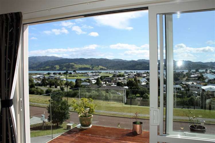 40 Panorama Parade Pauanui_5