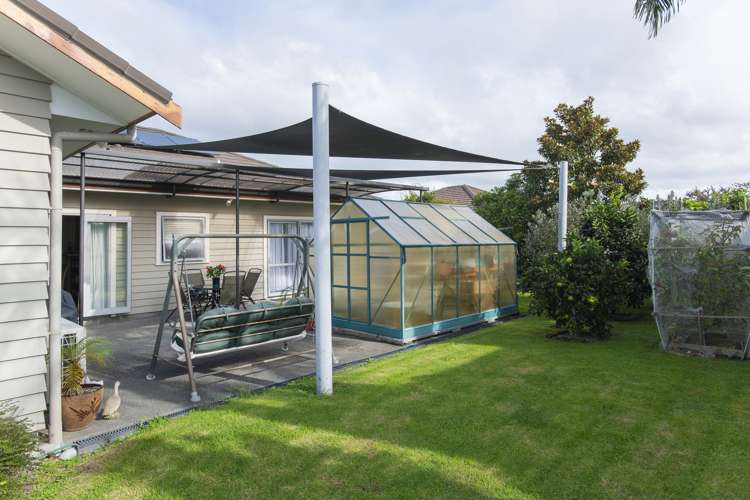 11 Pohutukawa Grove Lytton West_16