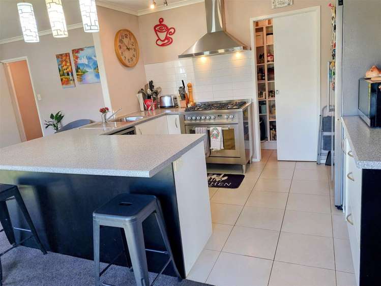 8 Muirfield Rise Te Kamo_9