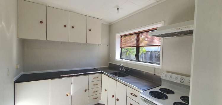 2/1345 Amohau Street_0