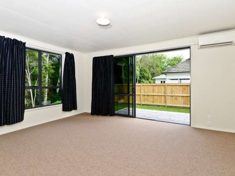 21a Montgomery Crescent Bader_2