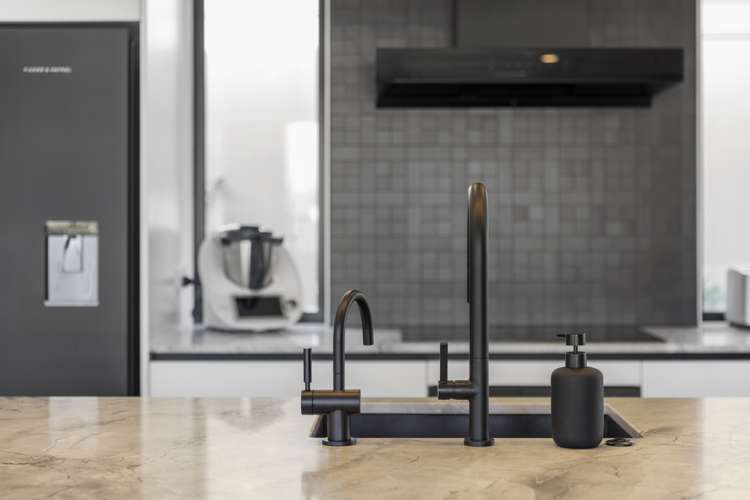 75a Glenmore Road Sunnyhills_7