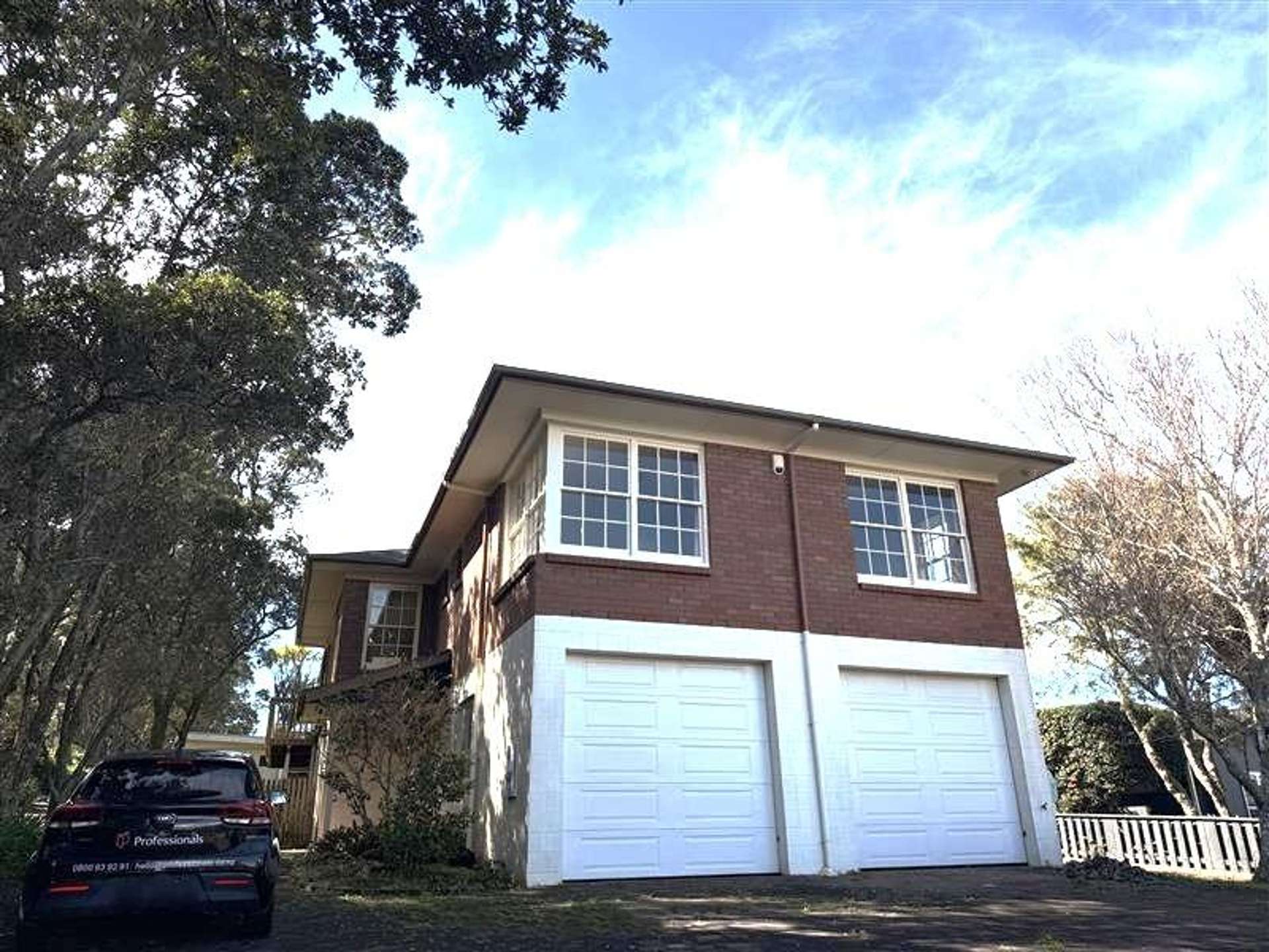539 Riddell Road 1670_0