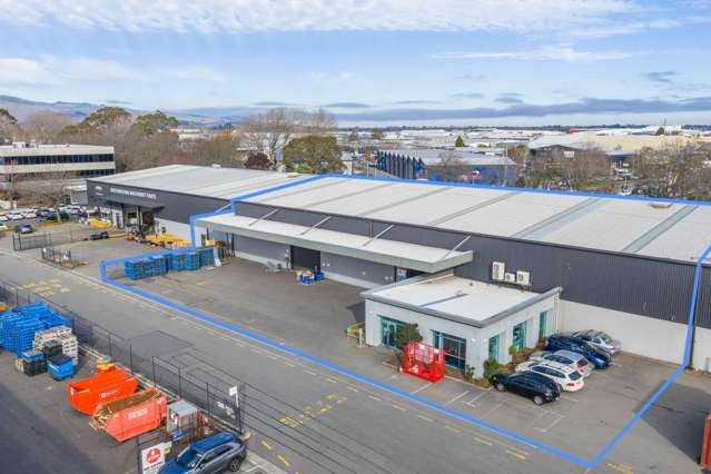 High-Profile Central Warehousing