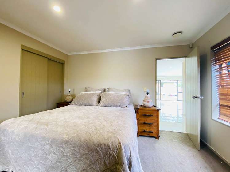 42 Accent Drive Flat Bush_10