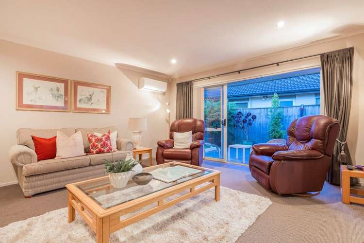 7 Kenley Heights Flat Bush_8