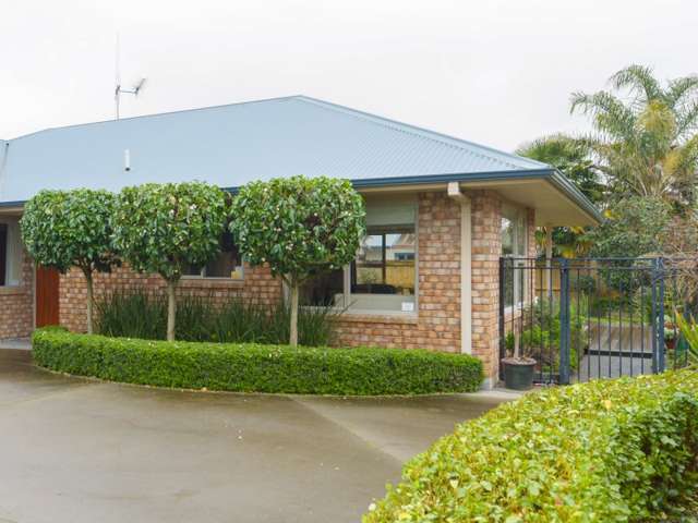 5 Westbury Mews Huntington_1