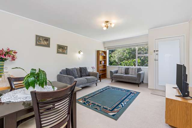 2/62 Vera Road Te Atatu South_2