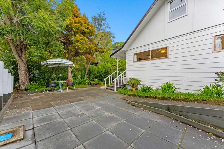 2/1 Trelawny Place Hillcrest_27