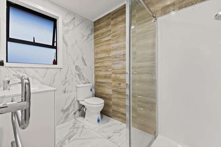 11 Lincoln Road Manurewa East_7