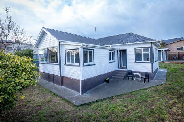 28 Luxmoore Road Waimataitai_1