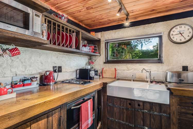 9 Levers Road Matua_24