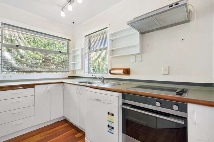 15 Sutton Crescent Papatoetoe_4