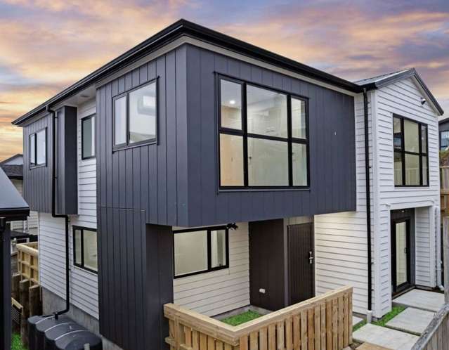 Modern Four-Bedroom Home, close to Westgate Mall