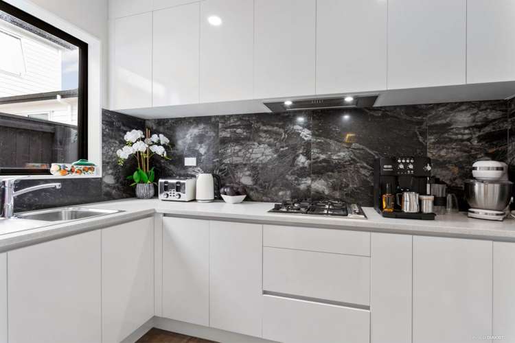 9 Hangar Lane Whenuapai_8