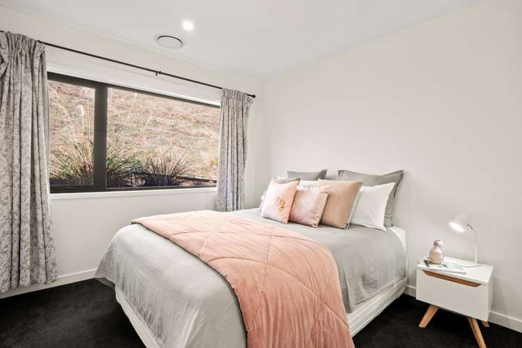 72 Risinghurst Terrace Lower Shotover_12