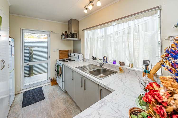 4 and 4A Kells Avenue Aramoho_17