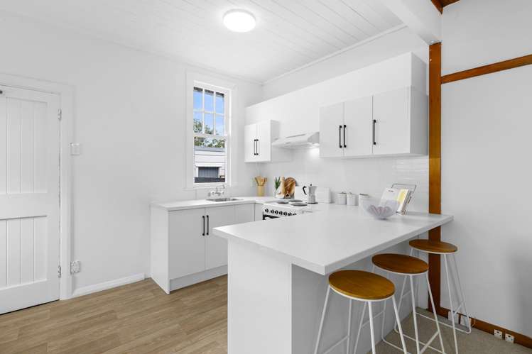 2/14 Douglas Street Waiwhetu_5