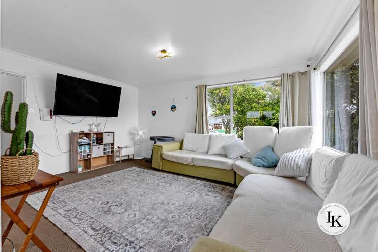 17 Desmond Place Otara_3