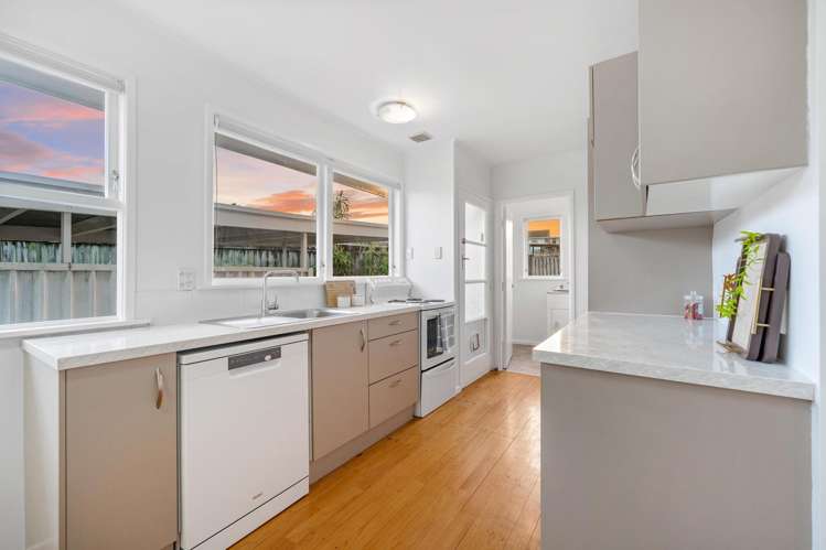 19 Thornlow Street Glendene_7
